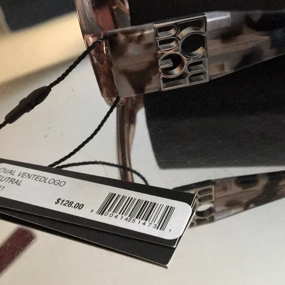 Glasses 🤓 - Picture 2 of 3
